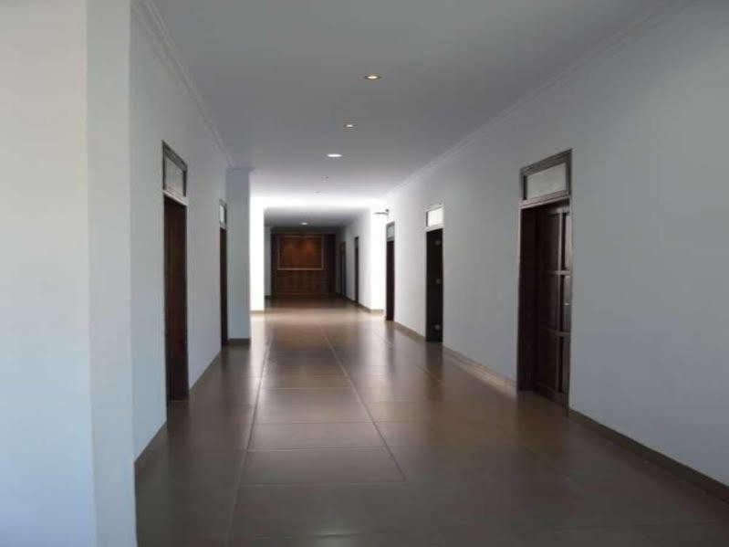 Oyo 1631 Aristo Home Makassar Kültér fotó